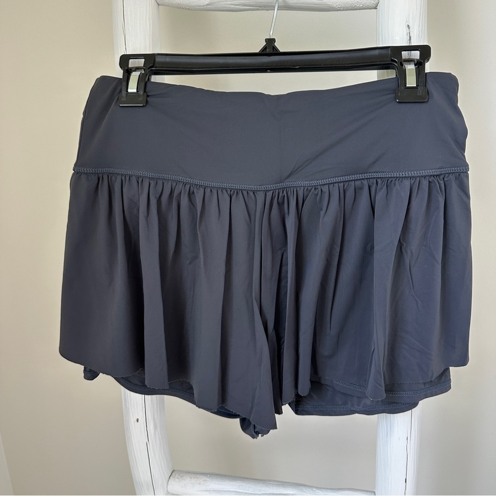 Soothfeel Grey Flowy Athleisure Skirt with Shorts Size Medium